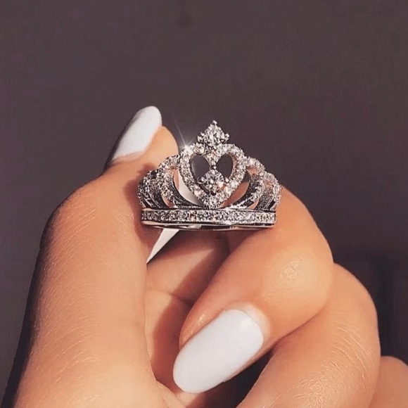 Zircon Crown Ring - Picture 3 of 3